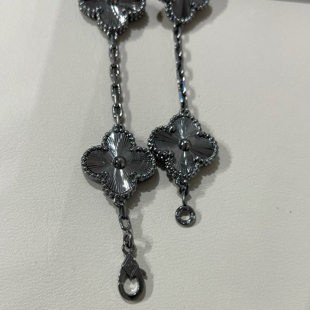 [Lumi]New CLOVER 5 MOTIF BLACK BRACELET