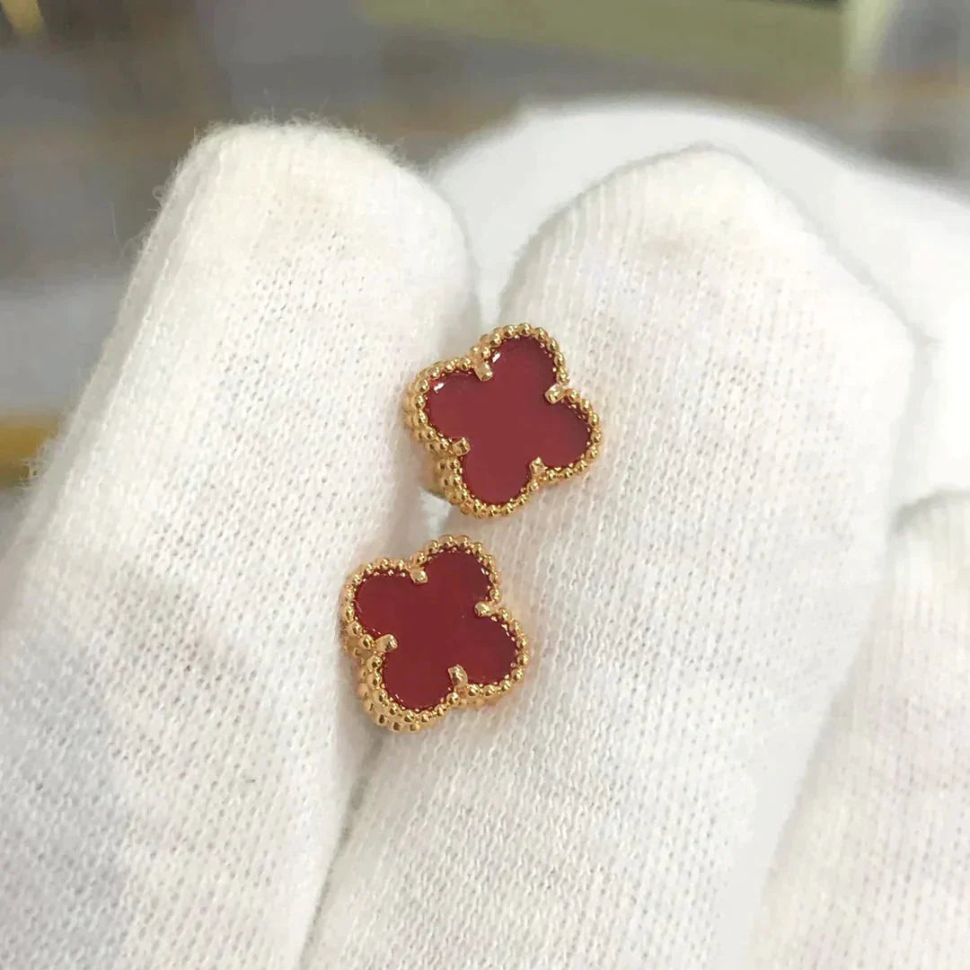¡®Lumi¡¯CLOVER MINI 9.5MM CARNELIAN EARRINGS