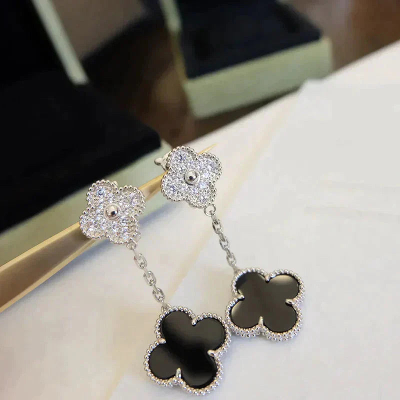 ¡®Lumi¡¯CLOVER 2 MOTIFS  DIAMOND ONYX EARRINGS SILVER