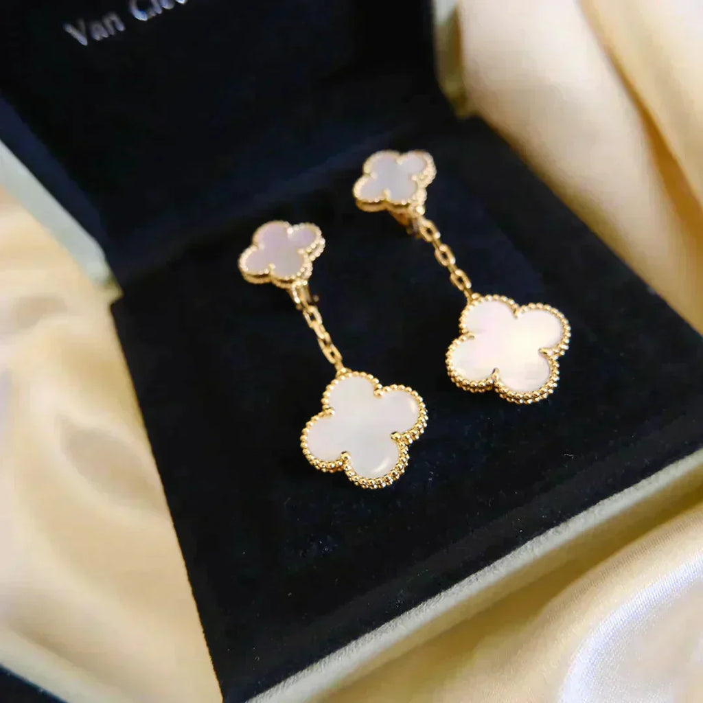 ¡®Lumi¡¯CLOVER 2 MOTIF WHITE MOP EARRINGS