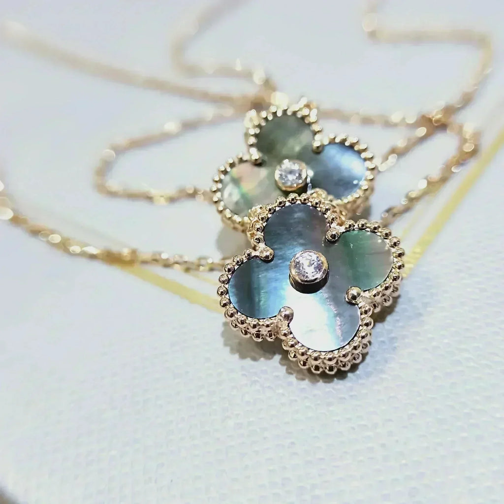 Lumi® CLOVER 15MM DIAMANT- UND PERLMUTT-HALSKETTE
