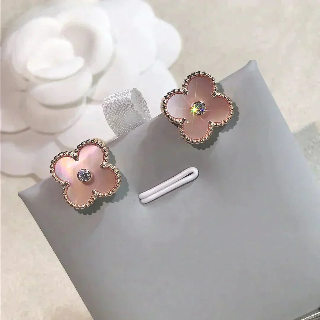 ¡®Lumi¡¯CLOVER MEDIUM 1 MOTIFS  PINK MOP DIAMOND EARRINGS