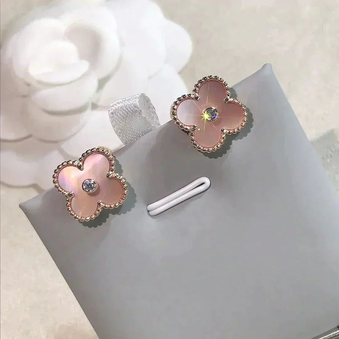 ¡®Lumi¡¯CLOVER MEDIUM 1 MOTIFS  PINK MOP DIAMOND EARRINGS