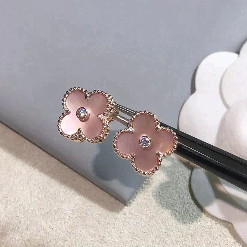 ¡®Lumi¡¯CLOVER MEDIUM 1 MOTIFS  PINK MOP DIAMOND EARRINGS
