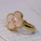 ¡®Lumi¡¯CLOVER PINK MOP RING GOLD DIAMOND
