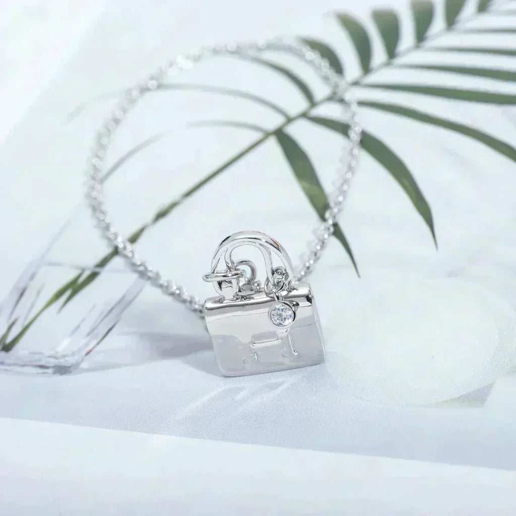 ¡®Lumi¡¯AMULETTE PEDANT SILVER NECKLACE