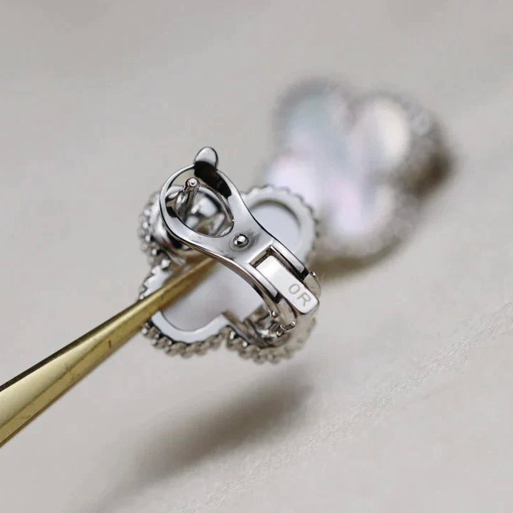 ¡®Lumi¡¯CLOVER MEDIUM 1 MOTIFS  WHITE MOP EARRINGS SILVER