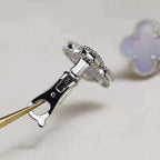 ¡®Lumi¡¯CLOVER MEDIUM 1 MOTIFS  WHITE MOP EARRINGS SILVER