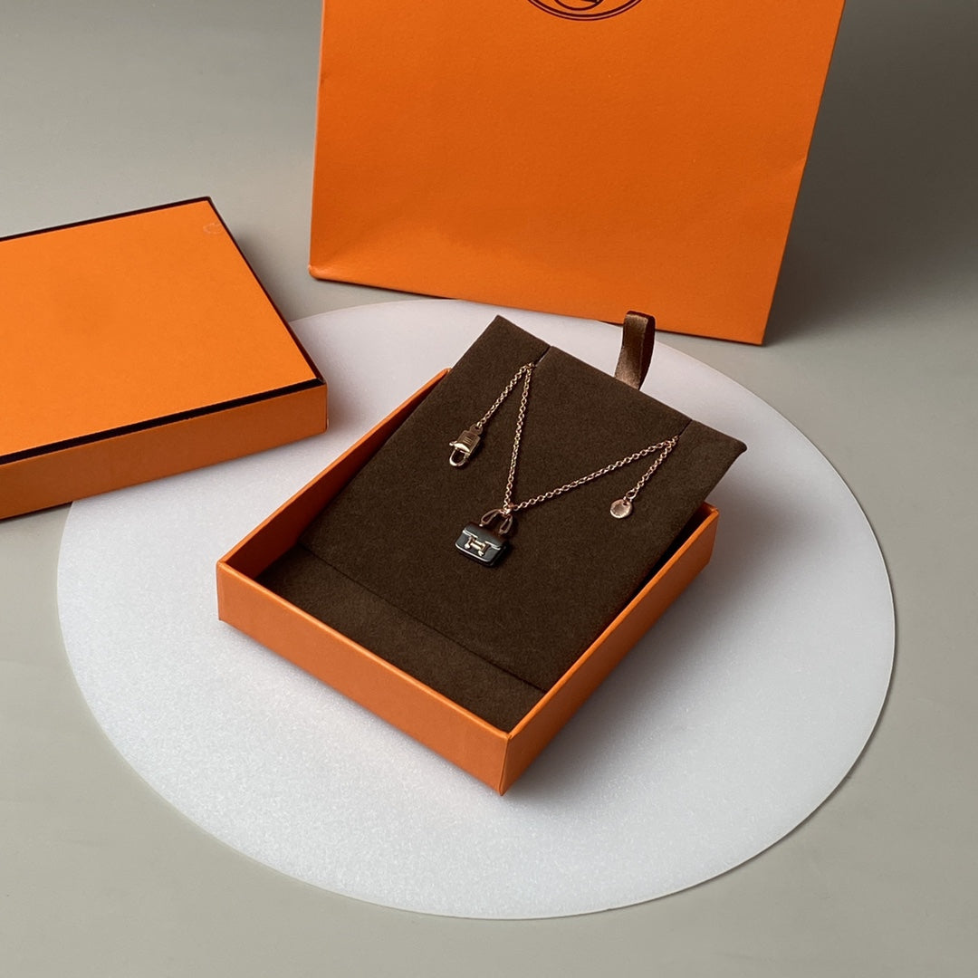 Lumi CONSTANCE SCHWARZER ANHÄNGER ROSÉGOLD KETTE