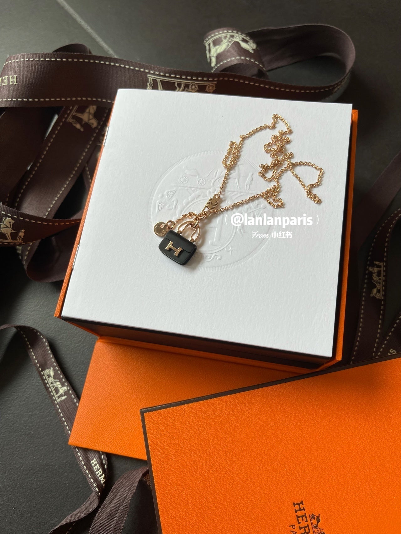 Lumi CONSTANCE SCHWARZER ANHÄNGER ROSÉGOLD KETTE