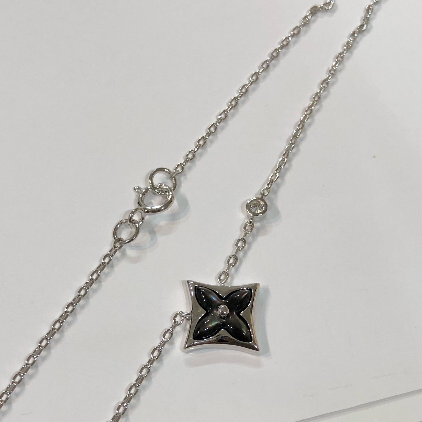 ¡®Lumi¡¯STAR SCHWARZE MOP-HALSKETTE