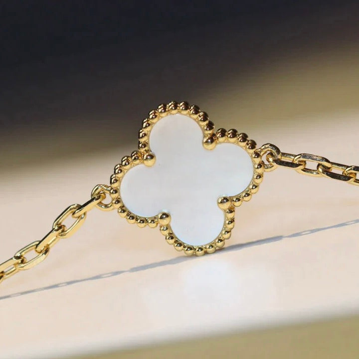 ¡®Lumi¡¯CLOVER 20 MOTIFS WHITE MOP NECKLACE