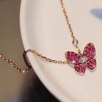 Lumi® Schmetterlings-Halskette aus rotem Diamanten in Roségold