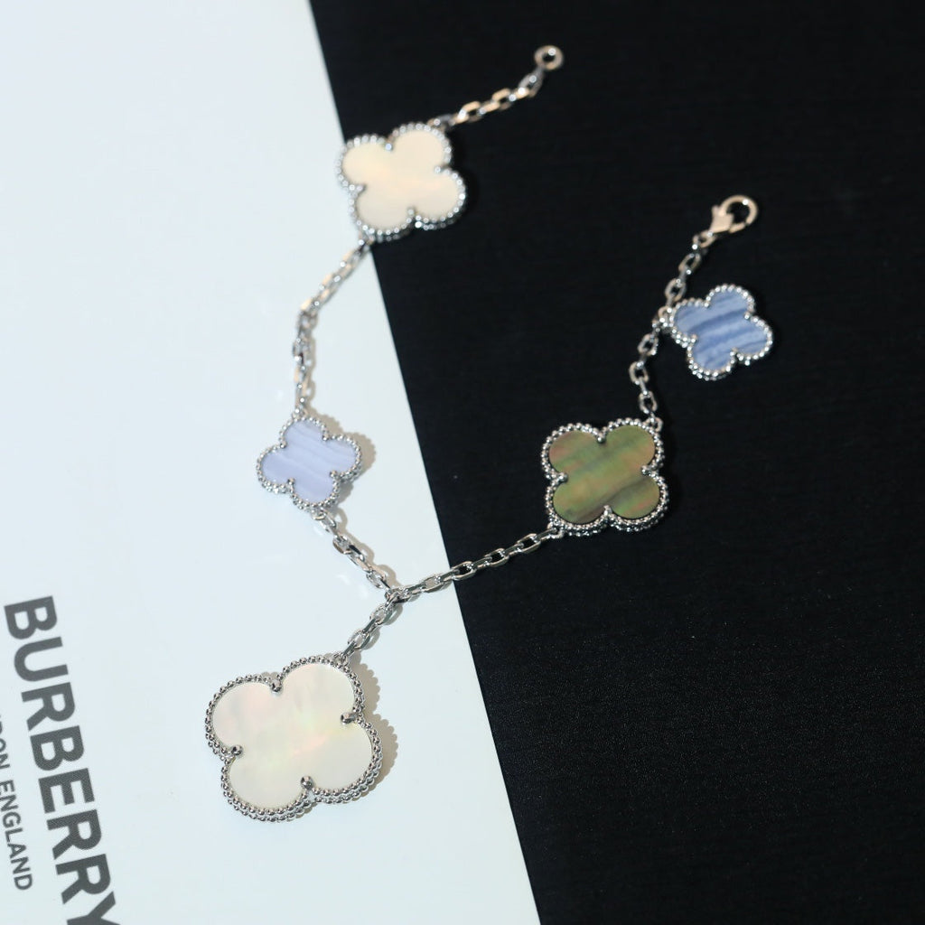 ¡®Lumi¡¯CLOVER BRACELET 5 MOTIFS MOP CHALCEDONY SILVER