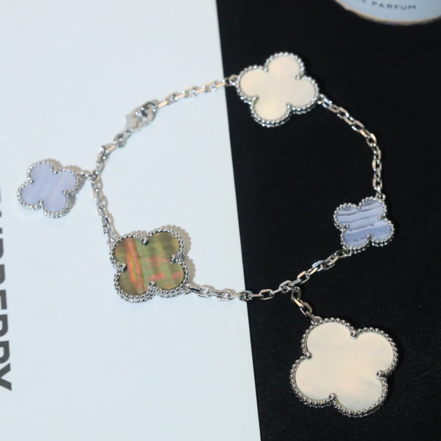 ¡®Lumi¡¯CLOVER BRACELET 5 MOTIFS MOP CHALCEDONY SILVER