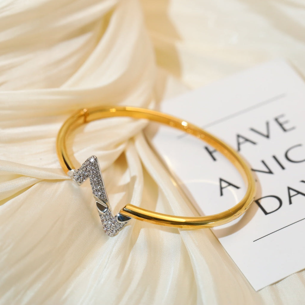 ¡®Lumi¡¯VOLTE UPSITE DOWN GOLD DIAMOND ARMBAND