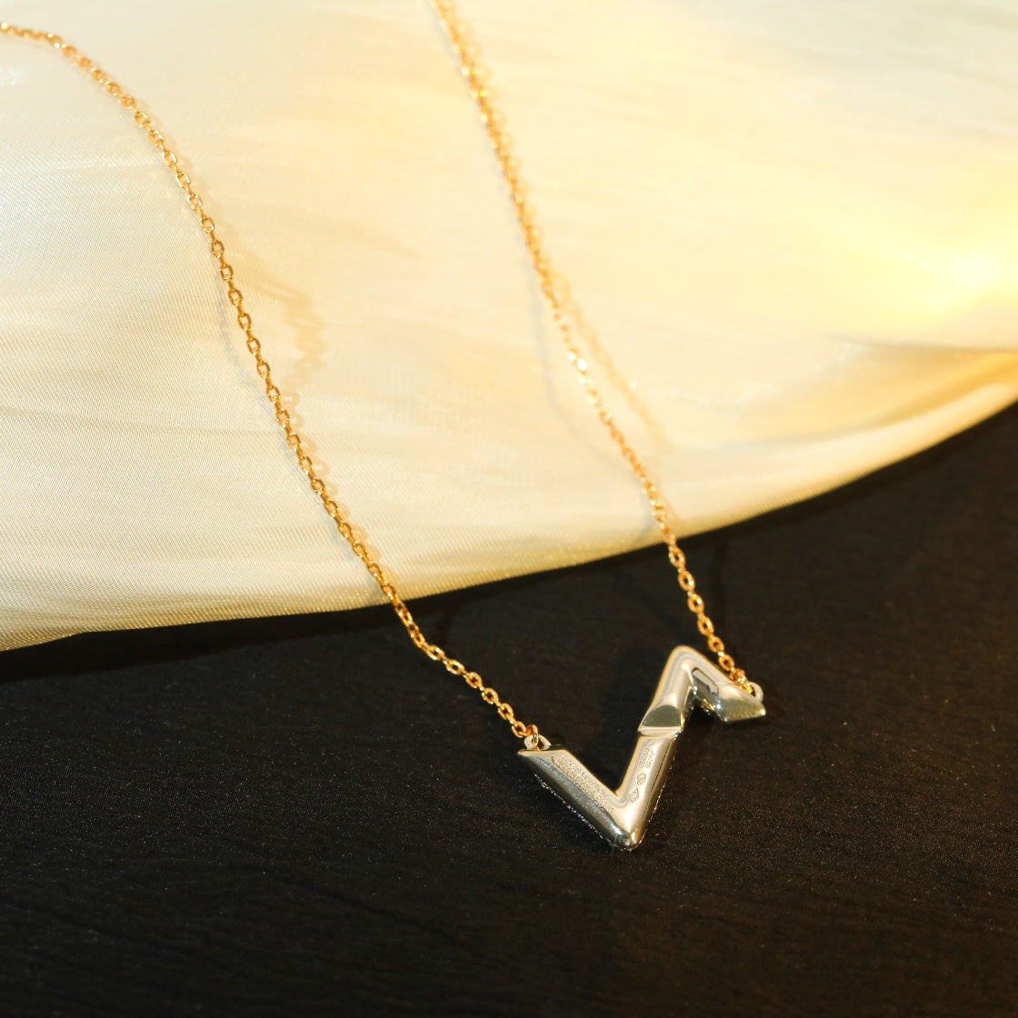 ¡®Lumi¡¯VOLT SILBERNE DIAMANT-ANHÄNGER-KETTE