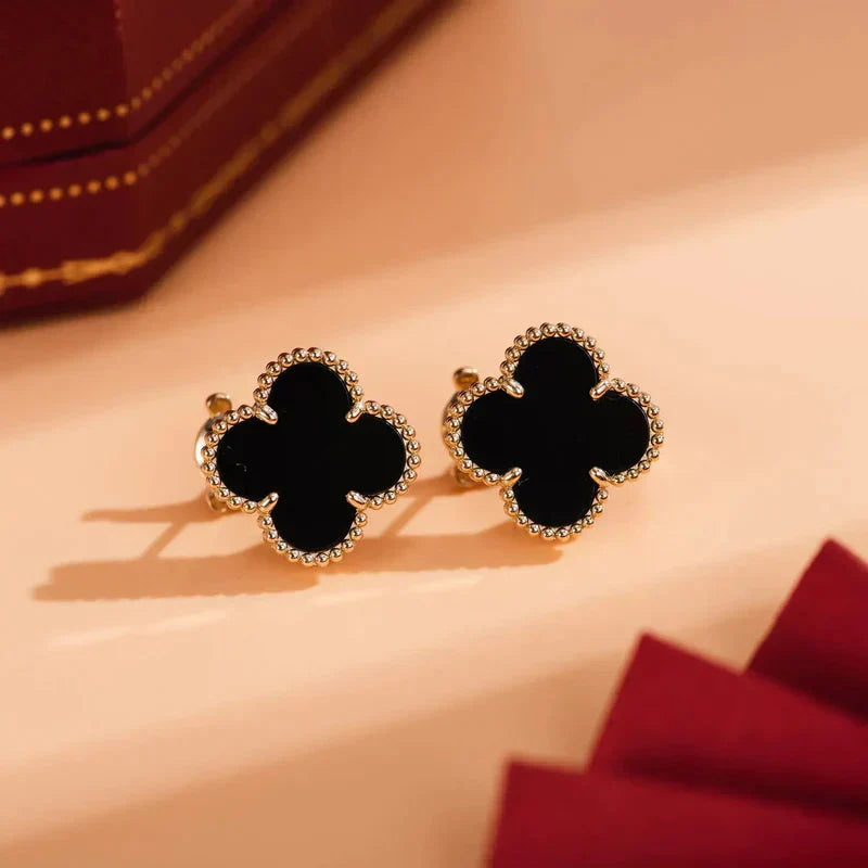 ¡®Lumi¡¯CLOVER MEDIUM 1 MOTIFS  ONYX STUD EARRINGS