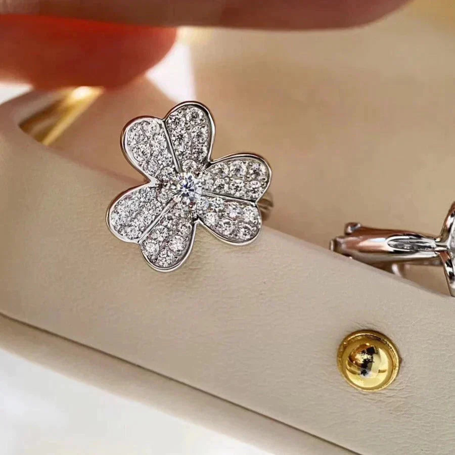 ¡®Lumi¡¯CLOVER COMOS DIAMOND EARRINGS SILVER