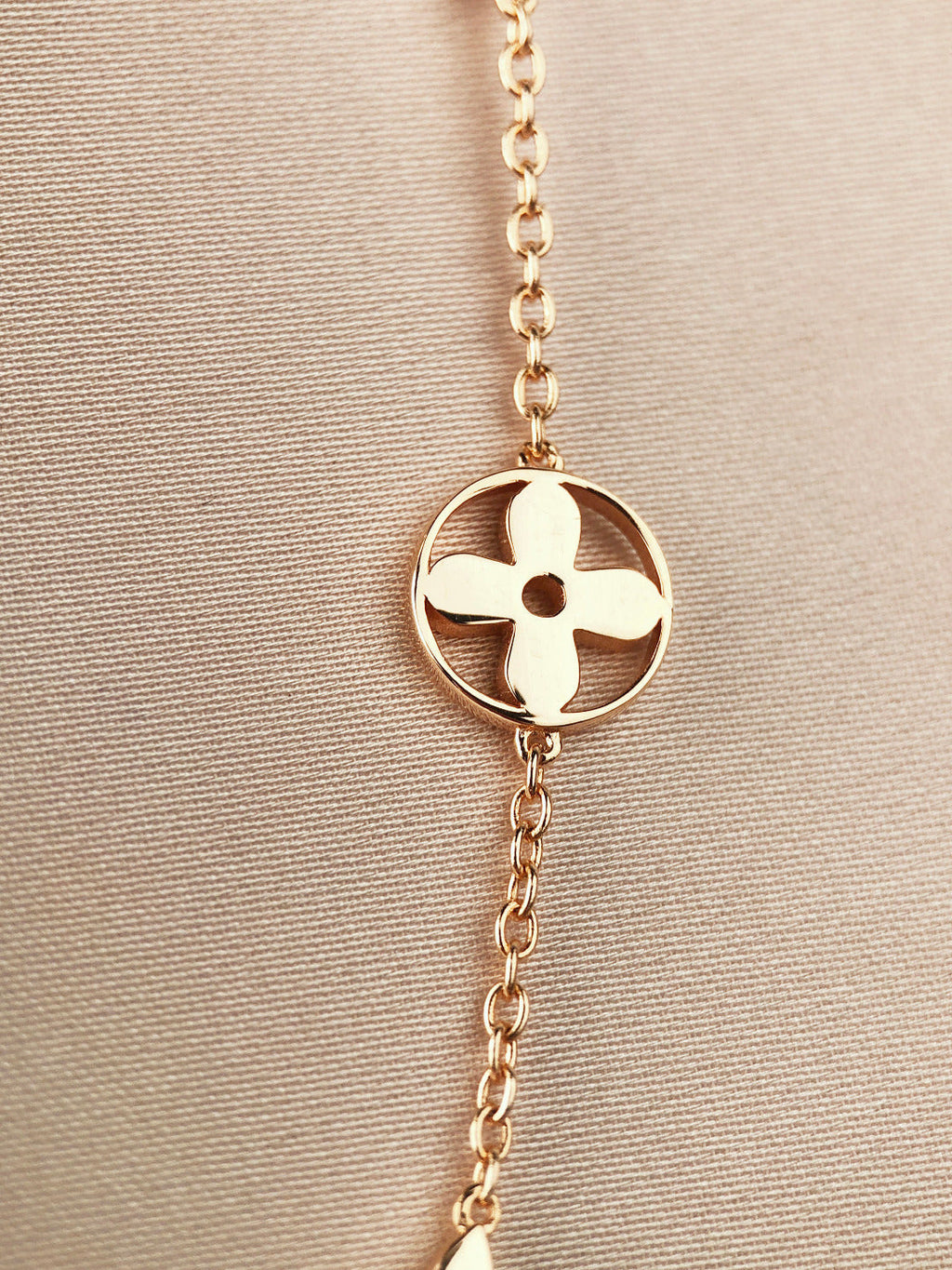 ¡®Lumi¡¯STAR AND SUN 7 MOTIFS GOLD BRACELET