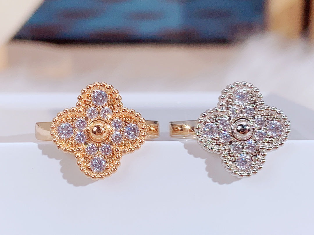 ¡®Lumi¡¯CLOVER DIAMOND RING
