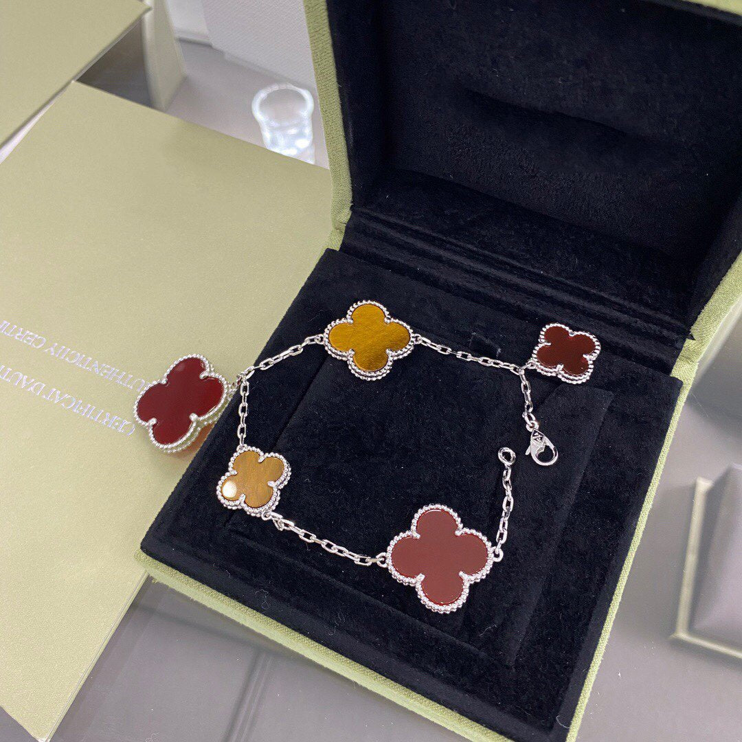 ¡®Lumi¡¯CLOVER 5 MOTIFS SIVLER CARNELIAN TIGER EYE BRACELET