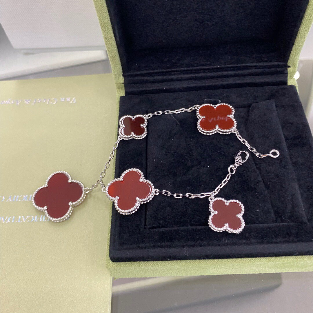 ¡®Lumi¡¯CLOVER 5 MOTIFS SIVLER CARNELIAN BRACELET