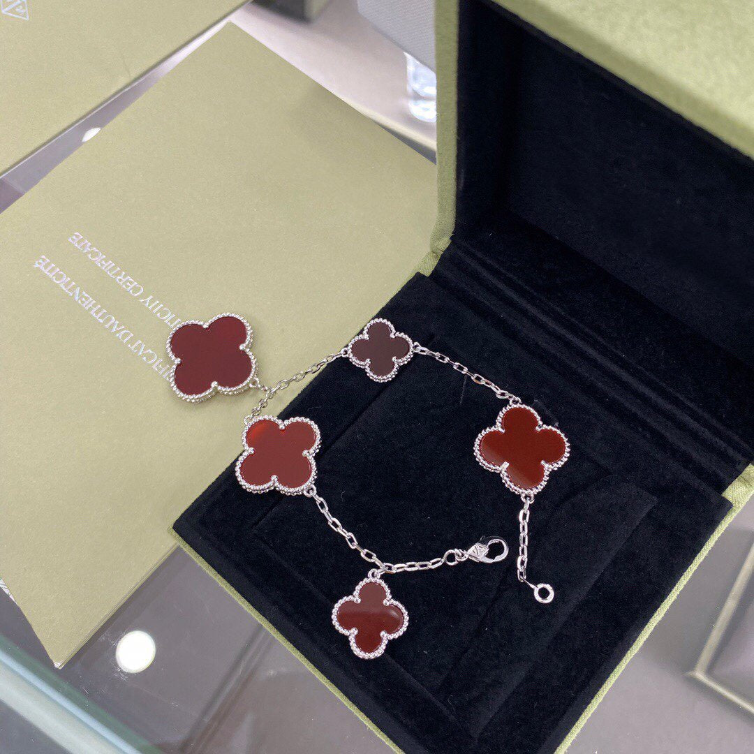 ¡®Lumi¡¯CLOVER 5 MOTIFS SIVLER CARNELIAN BRACELET