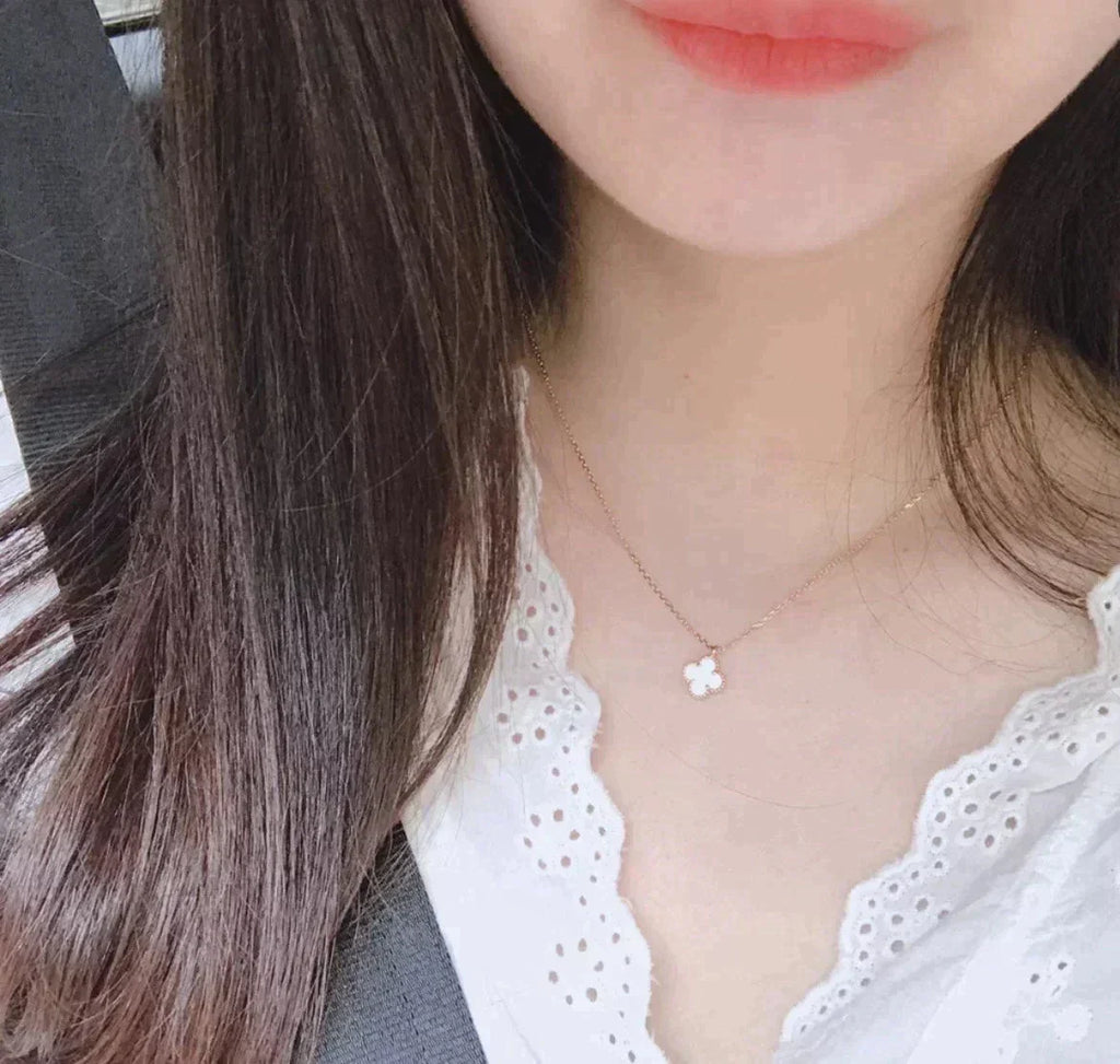 ¡®Lumi¡¯CLOVER MINI 9.5MM WHITE MOTHER-OF-PEARL NECKLACE