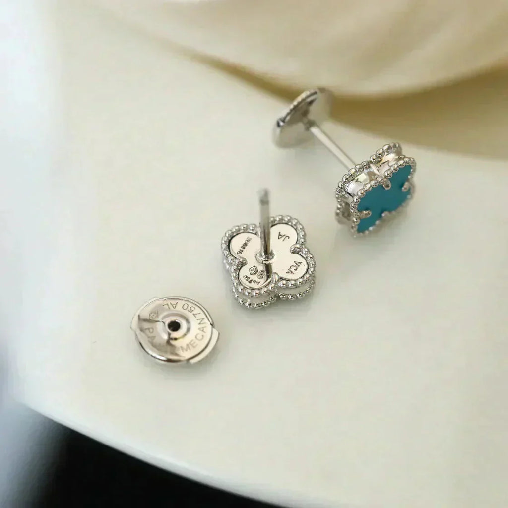 ¡®Lumi¡¯CLOVER MINI 9.5MM ONYX STUD EARRINGS SILVER
