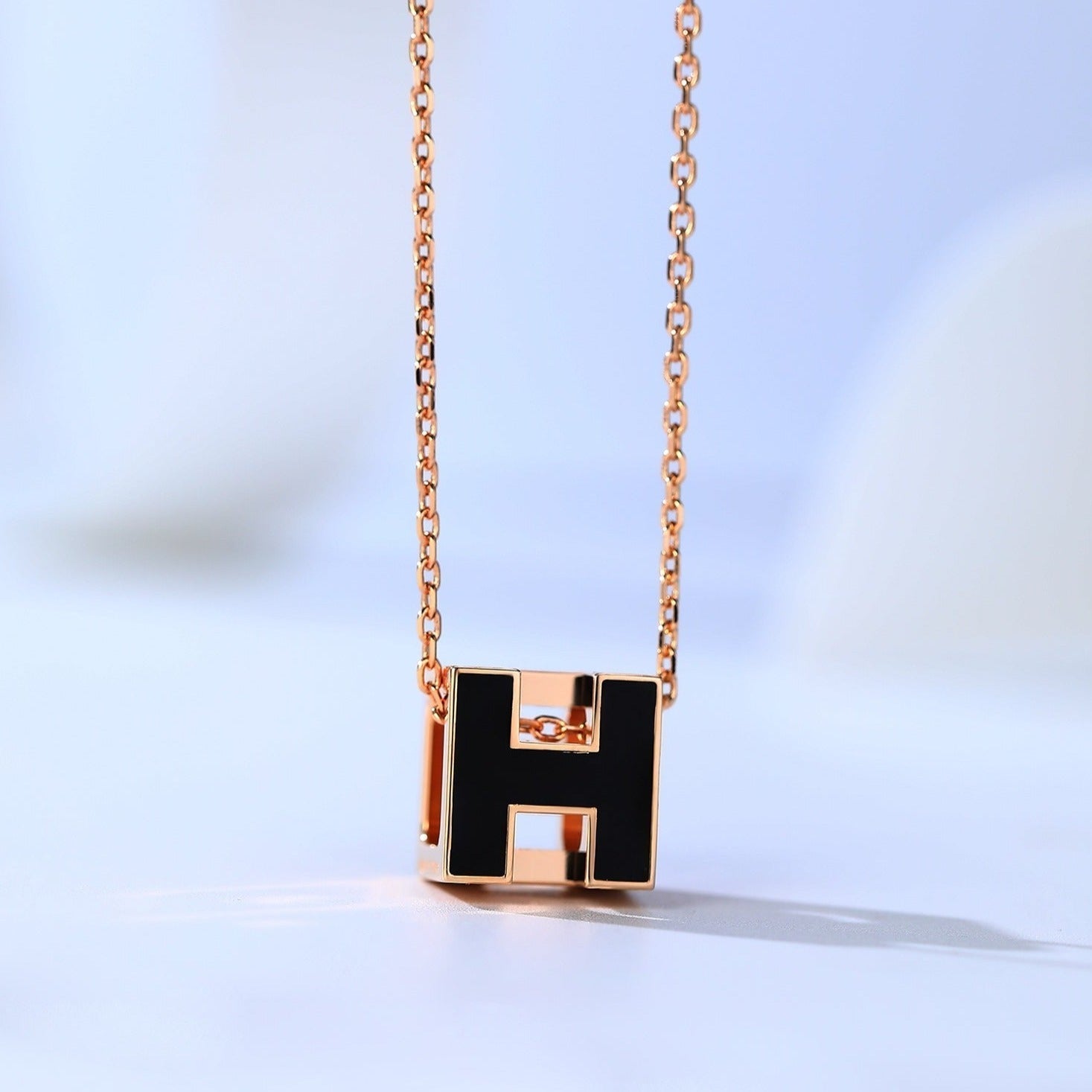 ¡®Lumi¡¯H CAGE PINK GOLD NECKLACE