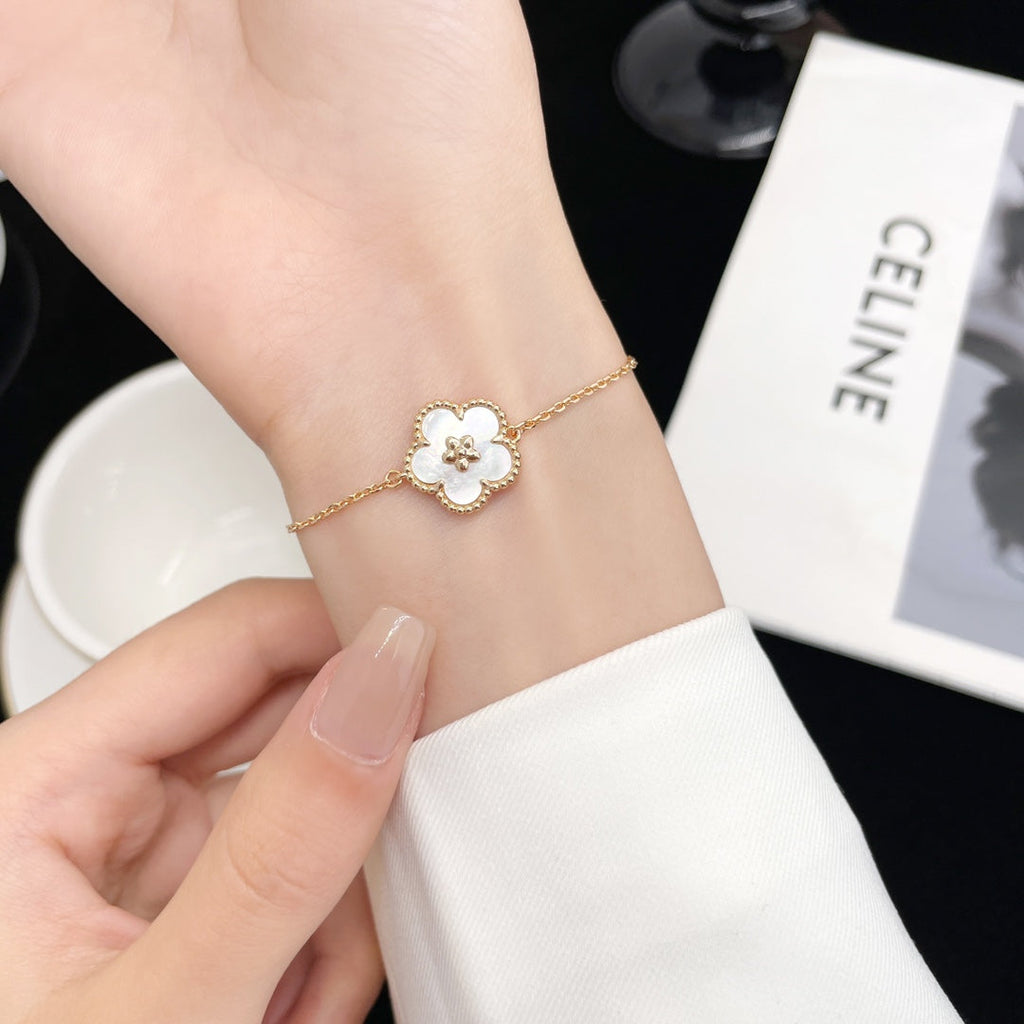 ¡®Lumi¡¯LUCKY SPRING ROSE GOLD MOP BRACELET
