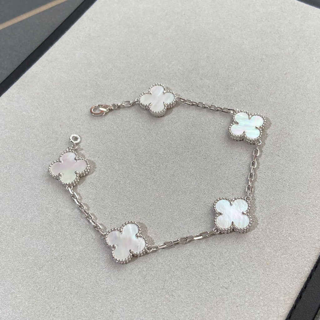 [Lumi jewelry]CLOVER WHITE PEARL MOP 5 MOTIF BRACELET COLLECTION