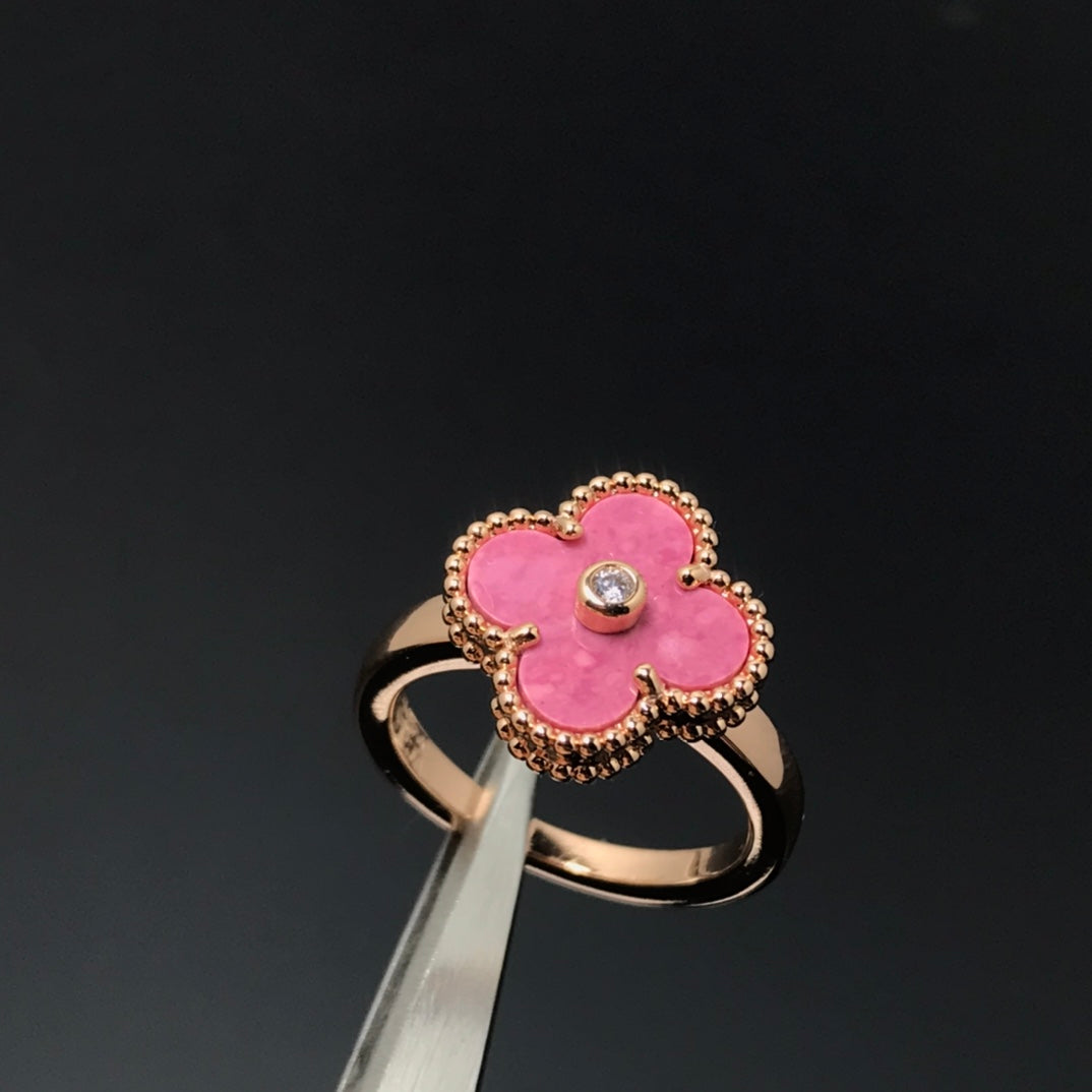 ¡®Lumi¡¯CLOVER RHODONITE ROSE GOLD RING