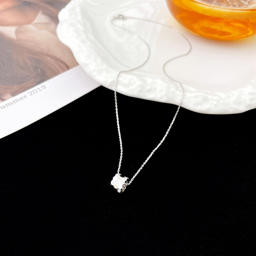 ¡®Lumi¡¯BEE MINI PEDANT DIAMOND NECKLACE