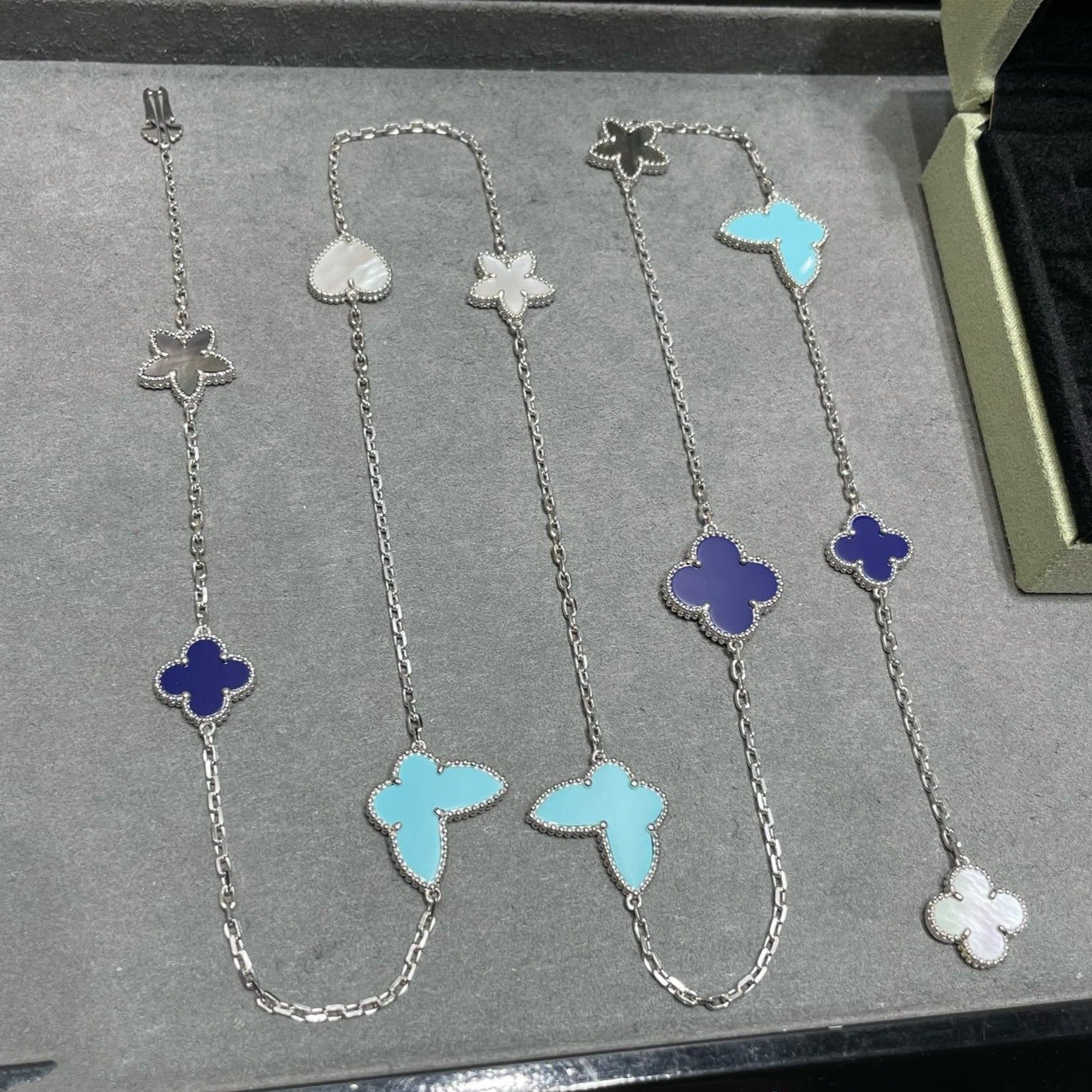 ¡®Lumi¡¯LUCKY CLOVER SILVER 11 MOTIF NECKLACE