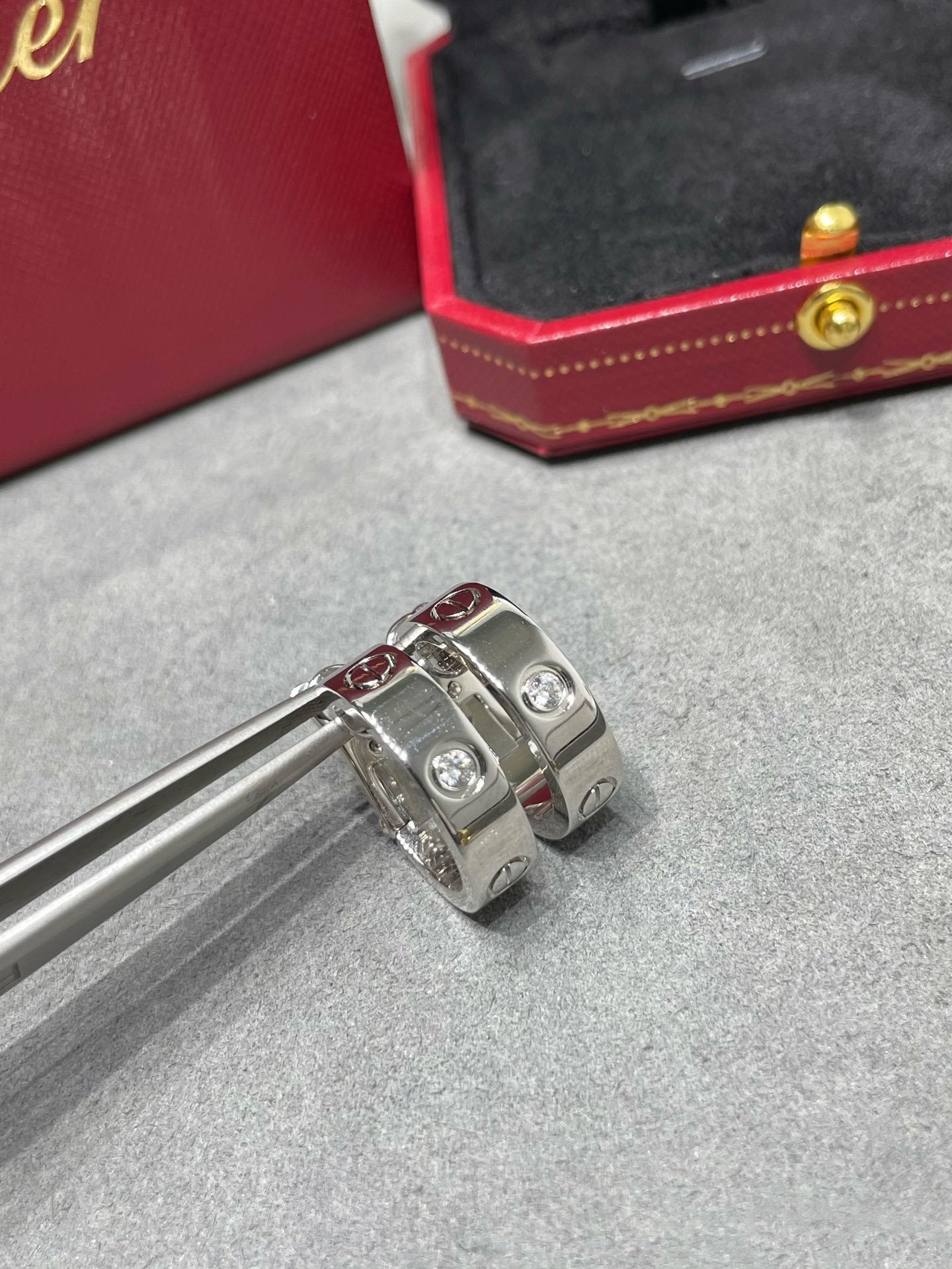 ¡®Lumi¡¯LOVE 5.5MM 1 DIAMOND EARRINGS