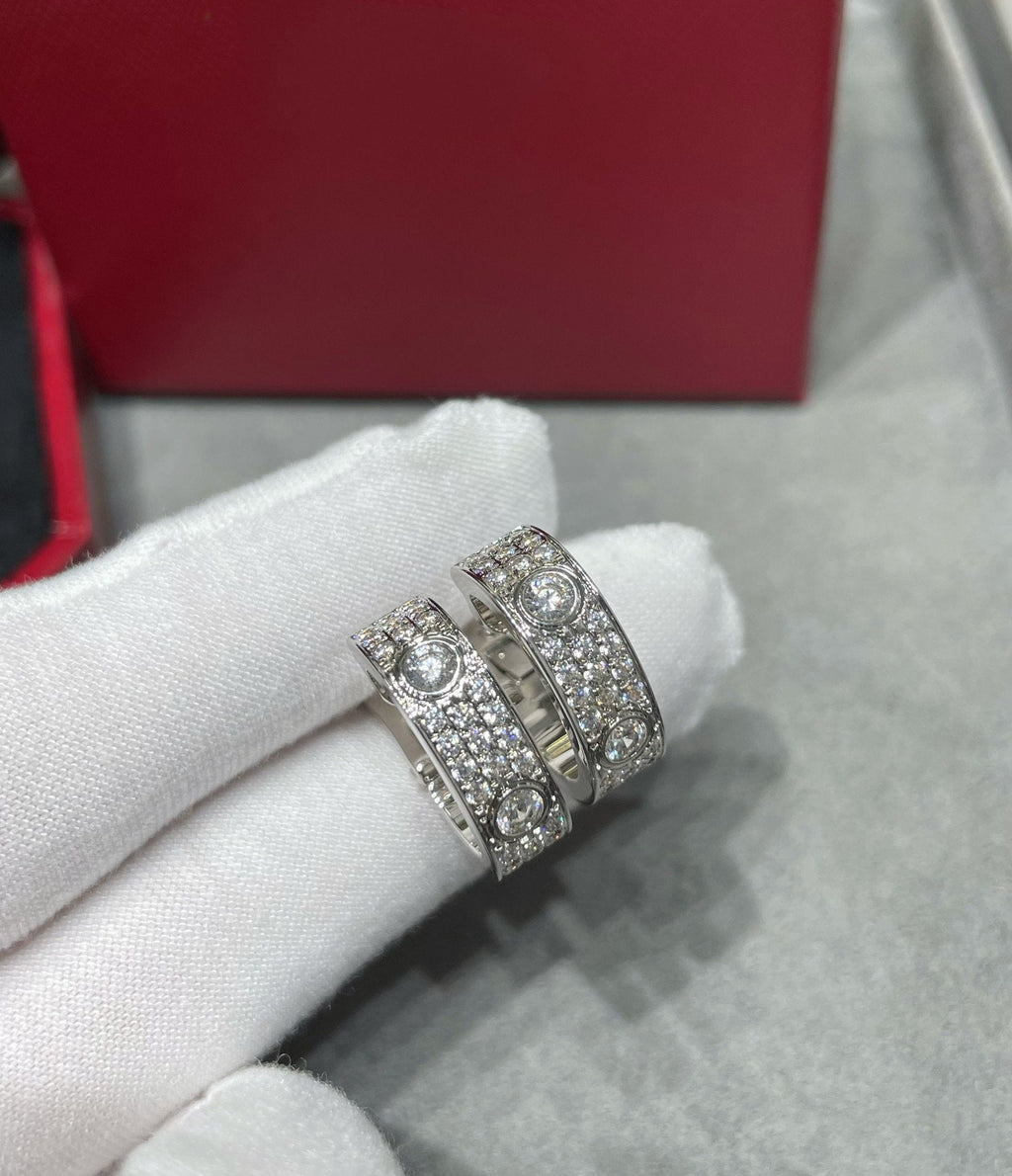 ¡®Lumi¡¯LOVE 5.5MM DIAMOND PAVED EARRINGS