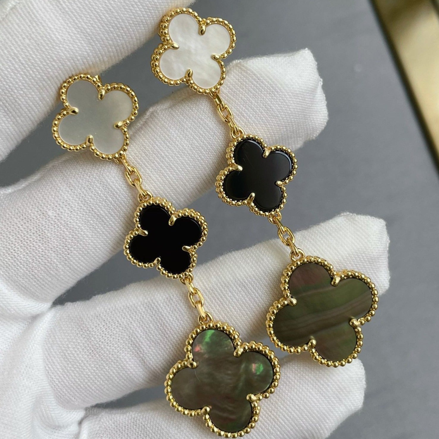¡®Lumi¡¯CLOVER 3 MOTIF MOP ONYX DARK MOP PINK GOLD EARRINGS