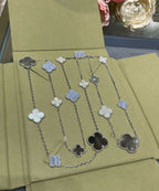 Lumi® Kleeblatt-Halskette mit 16 Motiven aus Chalcedon und Perlmutt