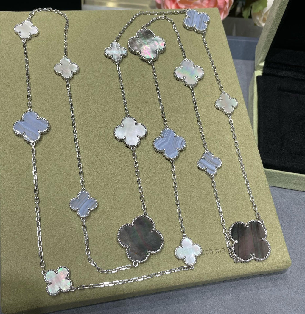 Lumi® Kleeblatt-Halskette mit 16 Motiven aus Chalcedon und Perlmutt