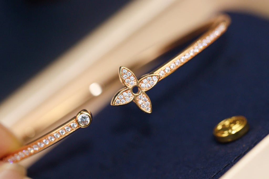 ¡®Lumi¡¯IDYLLE PINK GOLD OPEN BRACELET DIAMOND PAVED