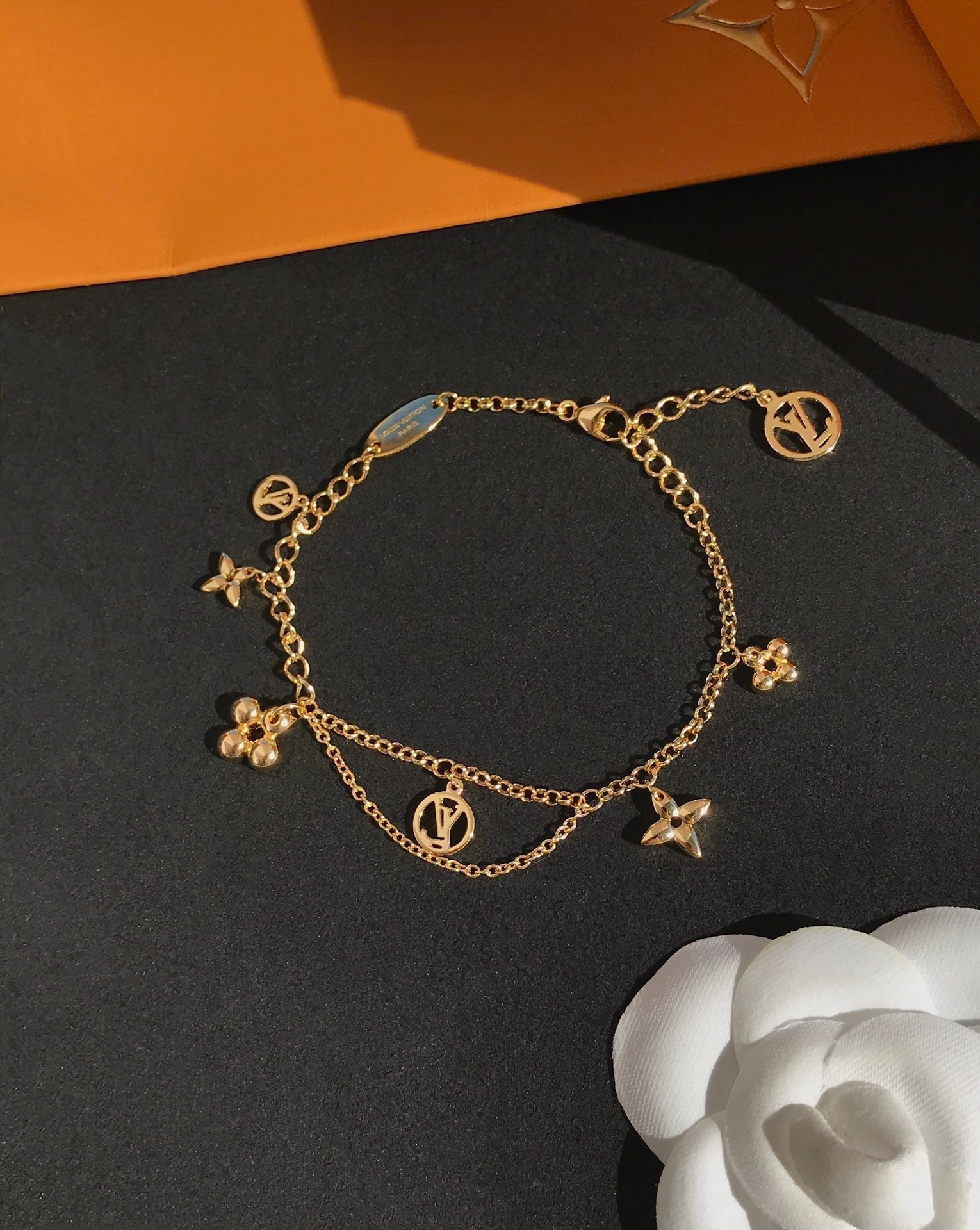 ¡®Lumi¡¯BLOOMING PINK GOLD MOP BRACELET