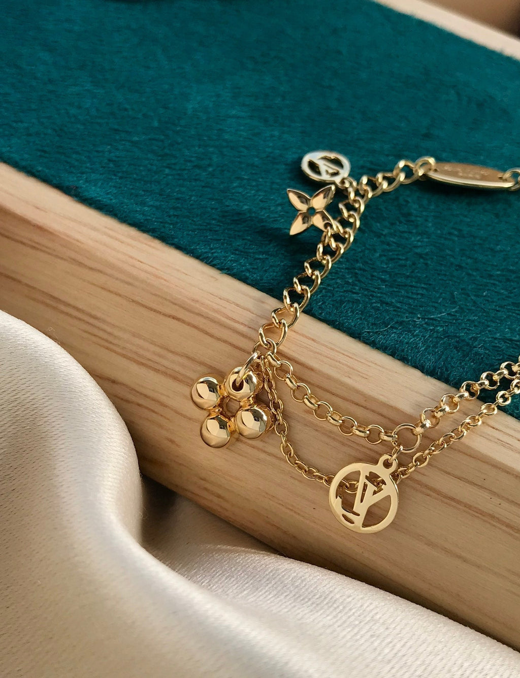 ¡®Lumi¡¯BLOOMING PINK GOLD MOP BRACELET