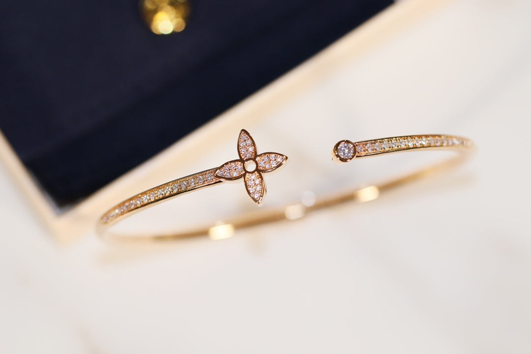¡®Lumi¡¯IDYLLE GOLD OPEN BRACELET DIAMOND PAVED