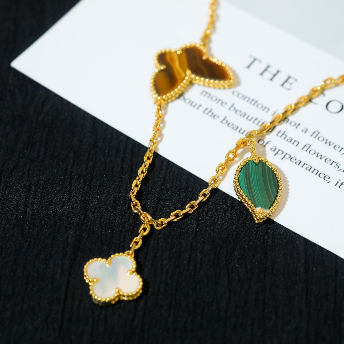 ¡®Lumi¡¯LUCKY SPRING 5 MOTIF GOLD BRACELET