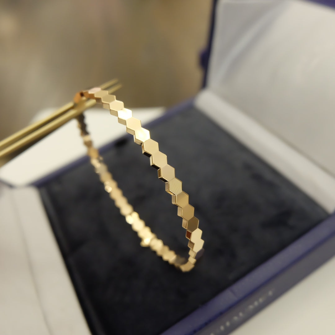 ¡®Lumi¡¯BEE LOVE BRACELET