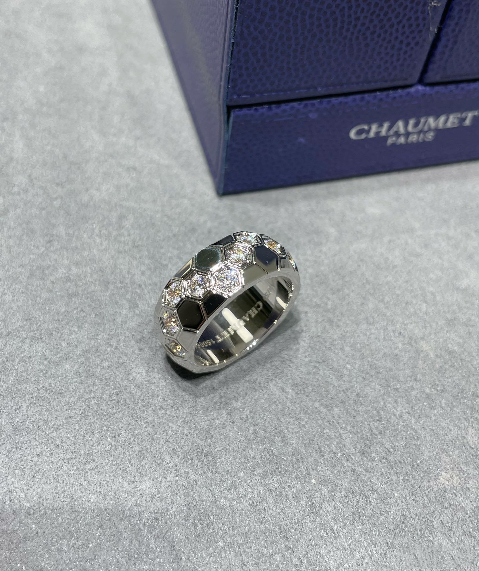 ¡®Lumi¡¯BEE LOVE DIAMOND LARGE RING
