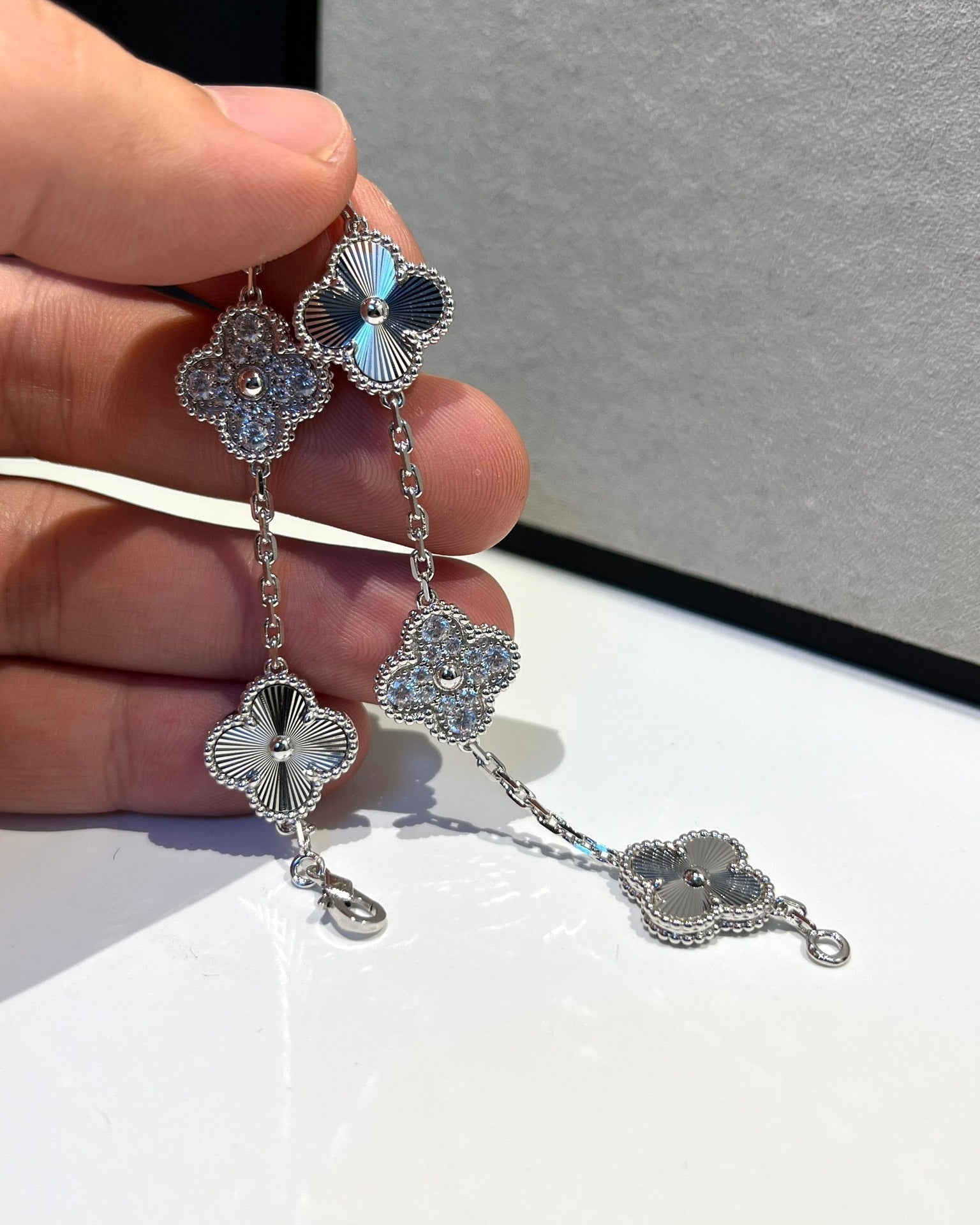 [Lumi jewelry] CLOVER 5 MOTIF LASER BRACELET COLLECTION