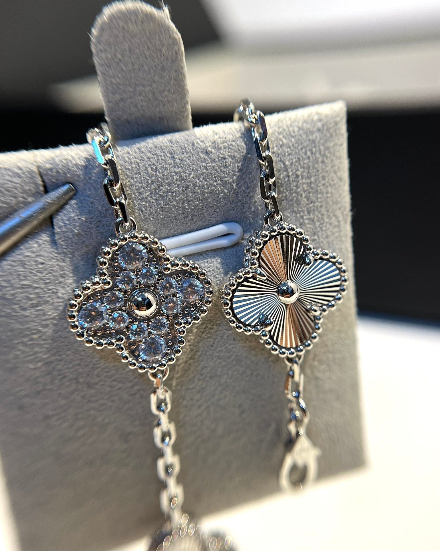 [Lumi]New  CLOVER 5 MOTIF LASER BRACELET COLLECTION